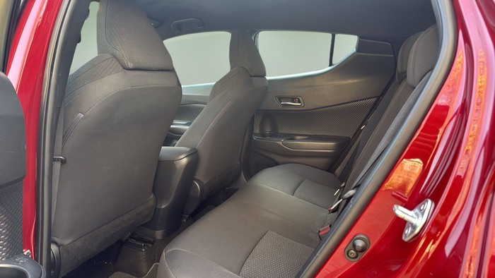 Toyota C-HR 1.2 85 kW (116 CV) Vehículo usado en Madrid Toyota C-HR 1.2 85 kW (116 CV) Vehículo usado en Madrid