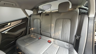 Audi A7 Sportback Competition 55 TFSIe quattro 270 kW (367 CV) S tronic 10 Audi A7 Sportback Competition 55 TFSIe quattro 270 kW (367 CV) S tronic 10