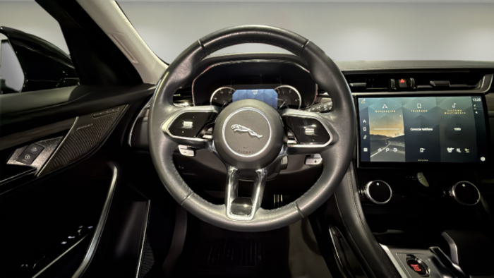 Jaguar F-PACE 2.0D l4 MHEV SE AWD Auto 150 kW (204 CV) Vehículo usado en Madrid Jaguar F-PACE 2.0D l4 MHEV SE AWD Auto 150 kW (204 CV) Vehículo usado en Madrid