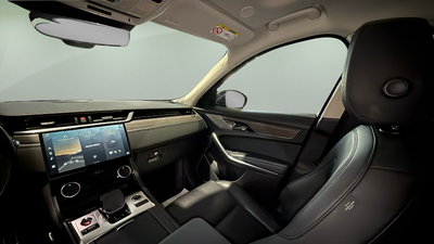 Jaguar F-PACE 2.0D l4 MHEV SE AWD Auto 150 kW (204 CV) 15 Jaguar F-PACE 2.0D l4 MHEV SE AWD Auto 150 kW (204 CV) 15