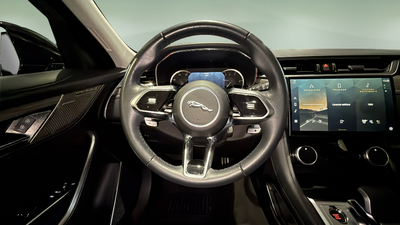 Jaguar F-PACE 2.0D l4 MHEV SE AWD Auto 150 kW (204 CV) 13 Jaguar F-PACE 2.0D l4 MHEV SE AWD Auto 150 kW (204 CV) 13