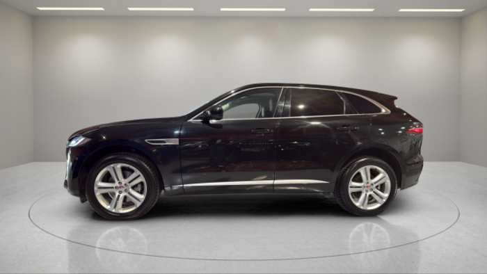 Jaguar F-PACE 2.0D l4 MHEV SE AWD Auto 150 kW (204 CV) Vehículo usado en Madrid Jaguar F-PACE 2.0D l4 MHEV SE AWD Auto 150 kW (204 CV) Vehículo usado en Madrid