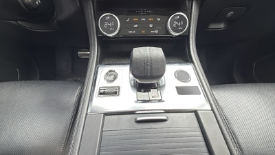 Jaguar F-PACE 2.0D l4 MHEV SE AWD Auto 150 kW (204 CV) 14 Jaguar F-PACE 2.0D l4 MHEV SE AWD Auto 150 kW (204 CV) 14