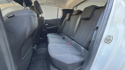 Peugeot 208 BlueHDi 100 Active 75 kW (100 CV) 10 Peugeot 208 BlueHDi 100 Active 75 kW (100 CV) 10