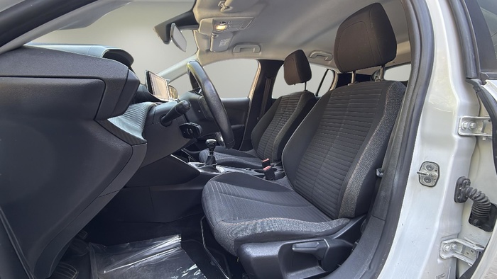 Peugeot 208 BlueHDi 100 Active 75 kW (100 CV) Vehículo usado en Madrid Peugeot 208 BlueHDi 100 Active 75 kW (100 CV) Vehículo usado en Madrid