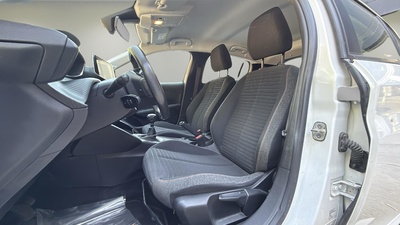 Peugeot 208 BlueHDi 100 Active 75 kW (100 CV) 9 Peugeot 208 BlueHDi 100 Active 75 kW (100 CV) 9