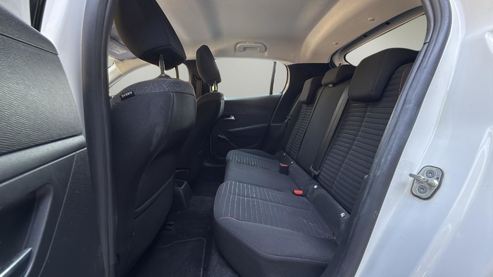 Peugeot 208 BlueHDi 100 Active 75 kW (100 CV) Vehículo usado en Madrid Peugeot 208 BlueHDi 100 Active 75 kW (100 CV) Vehículo usado en Madrid