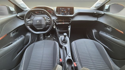 Peugeot 208 BlueHDi 100 Active 75 kW (100 CV) 13 Peugeot 208 BlueHDi 100 Active 75 kW (100 CV) 13