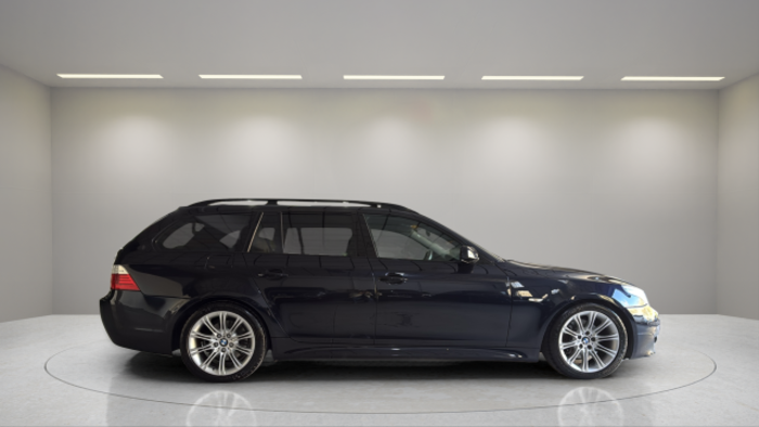 BMW Serie 5 530d Touring 173 kW (235 CV) Vehículo usado en Madrid BMW Serie 5 530d Touring 173 kW (235 CV) Vehículo usado en Madrid