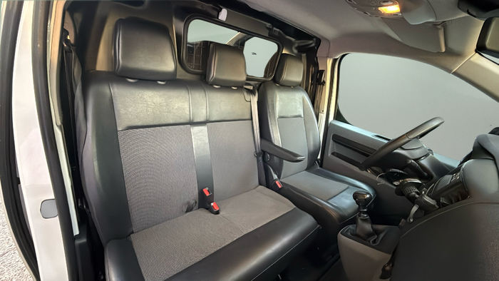 Citroen Jumpy Furgon BlueHDI 120 Doble Cabina Talla XL Control 88 kW (120 CV) Vehículo usado en Madrid Citroen Jumpy Furgon BlueHDI 120 Doble Cabina Talla XL Control 88 kW (120 CV) Vehículo usado en Madrid