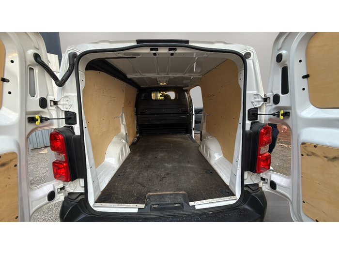 Citroen Jumpy Furgon BlueHDI 120 Doble Cabina Talla XL Control 88 kW (120 CV) Vehículo usado en Madrid Citroen Jumpy Furgon BlueHDI 120 Doble Cabina Talla XL Control 88 kW (120 CV) Vehículo usado en Madrid