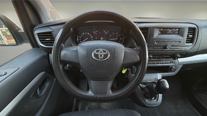 Toyota Proace Verso Combi 1.6D Compact 70 kW (95 CV) Vehículo usado en Madrid Toyota Proace Verso Combi 1.6D Compact 70 kW (95 CV) Vehículo usado en Madrid