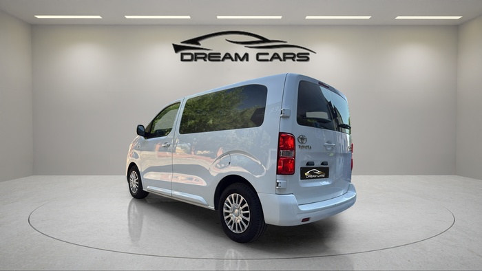 Toyota Proace Verso Combi 1.6D Compact 70 kW (95 CV) Vehículo usado en Madrid Toyota Proace Verso Combi 1.6D Compact 70 kW (95 CV) Vehículo usado en Madrid