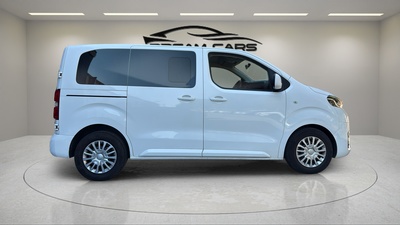 Toyota Proace Verso Combi 1.6D Compact 70 kW (95 CV) 7 Toyota Proace Verso Combi 1.6D Compact 70 kW (95 CV) 7