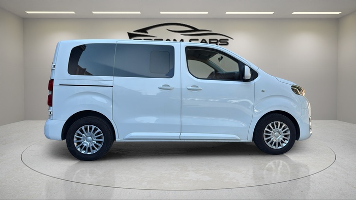 Toyota Proace Verso Combi 1.6D Compact 70 kW (95 CV) Vehículo usado en Madrid Toyota Proace Verso Combi 1.6D Compact 70 kW (95 CV) Vehículo usado en Madrid