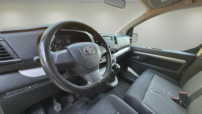 Toyota Proace Verso Combi 1.6D Compact 70 kW (95 CV) Vehículo usado en Madrid Toyota Proace Verso Combi 1.6D Compact 70 kW (95 CV) Vehículo usado en Madrid