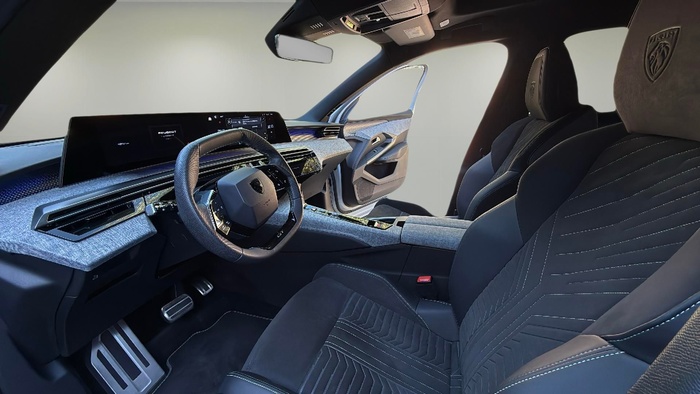 Peugeot 5008 Hybrid 1.2 GT eDCS6 100 kW (136 CV) Vehículo usado en Madrid Peugeot 5008 Hybrid 1.2 GT eDCS6 100 kW (136 CV) Vehículo usado en Madrid