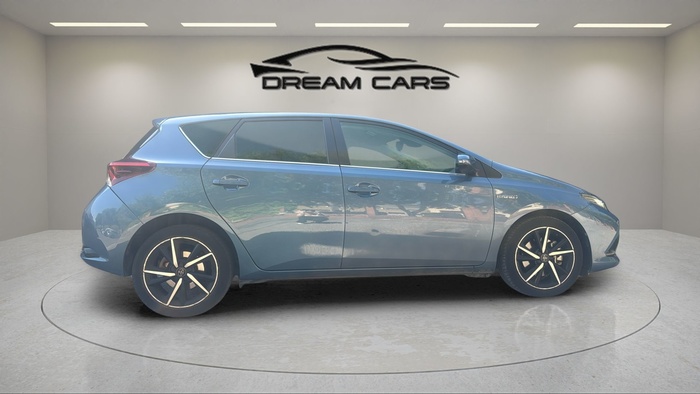 Toyota Auris 140H Hybrid Business 100 kW (136 CV) Vehículo usado en Madrid Toyota Auris 140H Hybrid Business 100 kW (136 CV) Vehículo usado en Madrid