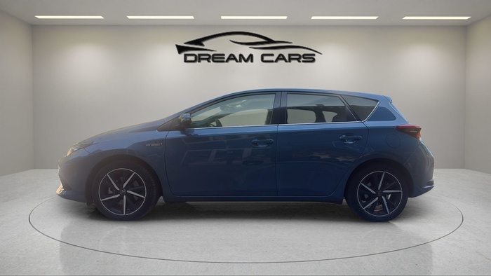 Toyota Auris 140H Hybrid Business 100 kW (136 CV) Vehículo usado en Madrid Toyota Auris 140H Hybrid Business 100 kW (136 CV) Vehículo usado en Madrid