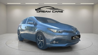 Toyota Auris 140H Hybrid Business 100 kW (136 CV) 3 Toyota Auris 140H Hybrid Business 100 kW (136 CV) 3