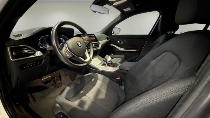 BMW Serie 3 318d Touring 110 kW (150 CV) Vehículo usado en Madrid BMW Serie 3 318d Touring 110 kW (150 CV) Vehículo usado en Madrid