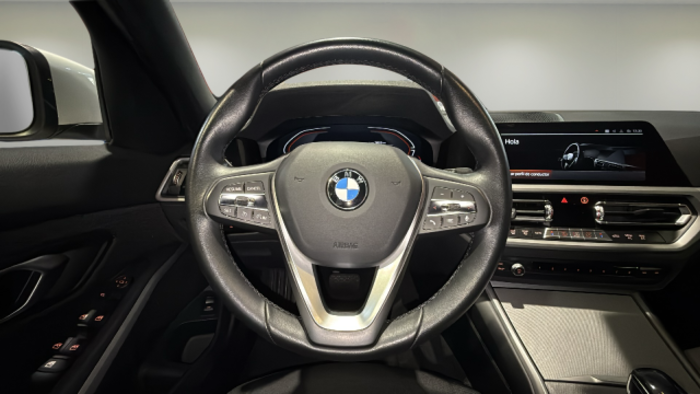 BMW Serie 3 318d Touring 110 kW (150 CV) Vehículo usado en Madrid BMW Serie 3 318d Touring 110 kW (150 CV) Vehículo usado en Madrid