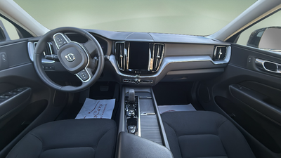 Volvo XC60 T6 Recharge Inscription Expression AWD Auto 250 kW (340 CV) 10 Volvo XC60 T6 Recharge Inscription Expression AWD Auto 250 kW (340 CV) 10