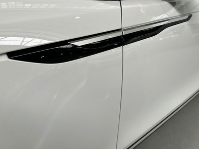Land Rover Range Rover Velar D240 S 4WD Auto 177 kW (240 CV) 12 Land Rover Range Rover Velar D240 S 4WD Auto 177 kW (240 CV) 12