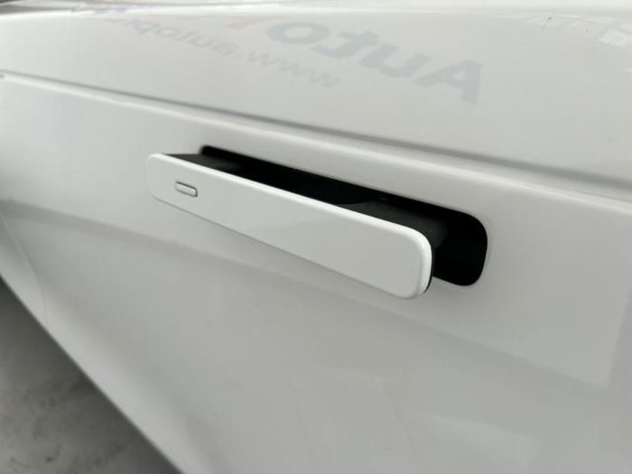 Land Rover Range Rover Velar D240 S 4WD Auto 177 kW (240 CV) Vehículo usado en Madrid Land Rover Range Rover Velar D240 S 4WD Auto 177 kW (240 CV) Vehículo usado en Madrid