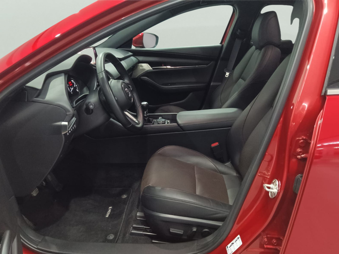 Mazda Mazda 3 2.5L E-SKY G MHEV Takumi 103 kW (140 CV) KM0 en Lleida Mazda Mazda 3 2.5L E-SKY G MHEV Takumi 103 kW (140 CV) KM0 en Lleida