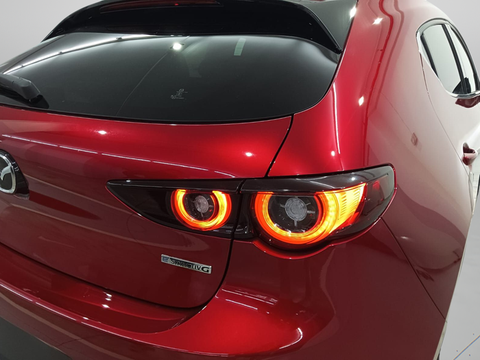 Mazda Mazda 3 2.5L E-SKY G MHEV Takumi 103 kW (140 CV) KM0 en Lleida Mazda Mazda 3 2.5L E-SKY G MHEV Takumi 103 kW (140 CV) KM0 en Lleida