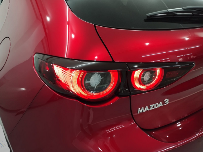 Mazda Mazda 3 2.5 E-SKYACTIV-G MHEV Exclusive-Line 6AT 103 kW (140 CV) 15 Mazda Mazda 3 2.5 E-SKYACTIV-G MHEV Exclusive-Line 6AT 103 kW (140 CV) 15