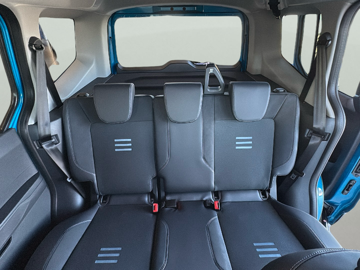 Ford Tourneo Courier BEV 43,5kWh Active Auto 100 kW (136 CV) 10 Ford Tourneo Courier BEV 43,5kWh Active Auto 100 kW (136 CV) 10