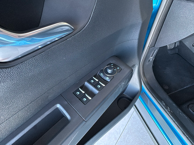 Ford Tourneo Courier BEV 43,5kWh Active Auto 100 kW (136 CV) 8 Ford Tourneo Courier BEV 43,5kWh Active Auto 100 kW (136 CV) 8