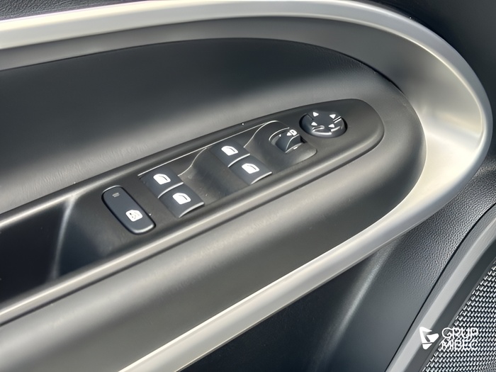 Jeep Avenger 1.2 G Summit 74 kW (100 CV) Vehículo usado en Lleida Jeep Avenger 1.2 G Summit 74 kW (100 CV) Vehículo usado en Lleida