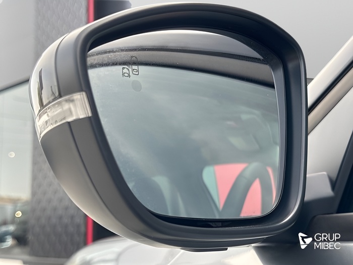 Jeep Avenger 1.2 G Summit 74 kW (100 CV) Vehículo usado en Lleida Jeep Avenger 1.2 G Summit 74 kW (100 CV) Vehículo usado en Lleida