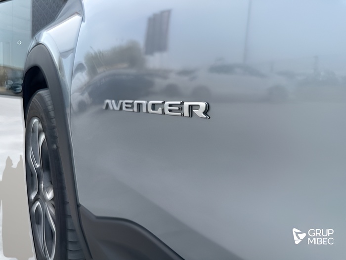 Jeep Avenger 1.2 G Summit 74 kW (100 CV) Vehículo usado en Lleida Jeep Avenger 1.2 G Summit 74 kW (100 CV) Vehículo usado en Lleida