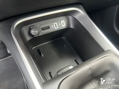 Jeep Avenger 1.2 G Summit 74 kW (100 CV) 23 Jeep Avenger 1.2 G Summit 74 kW (100 CV) 23