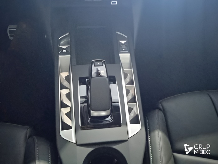 DS DS3 E-Tense Opera 115 kW (156 CV) Vehículo usado en Lleida DS DS3 E-Tense Opera 115 kW (156 CV) Vehículo usado en Lleida