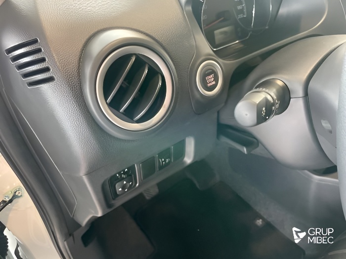 Mitsubishi Space Star 120 MPI Kaiteki 52 kW (71 CV) KM0 en Lleida Mitsubishi Space Star 120 MPI Kaiteki 52 kW (71 CV) KM0 en Lleida