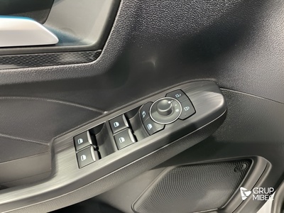 Ford Kuga 2.5 Duratec PHEV ST-Line X Auto 165 kW (225 CV) 18 Ford Kuga 2.5 Duratec PHEV ST-Line X Auto 165 kW (225 CV) 18