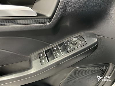 Ford Kuga 2.5 Duratec PHEV ST-Line X Auto 165 kW (225 CV) 18 Ford Kuga 2.5 Duratec PHEV ST-Line X Auto 165 kW (225 CV) 18