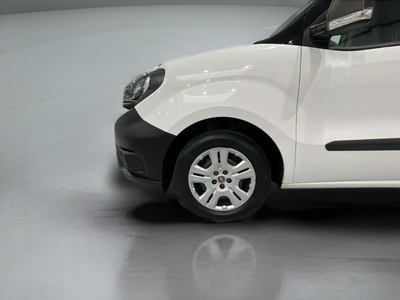 Fiat Dobló Cargo 1.6 Multijet Base 77 kW (105 CV) 6 Fiat Dobló Cargo 1.6 Multijet Base 77 kW (105 CV) 6