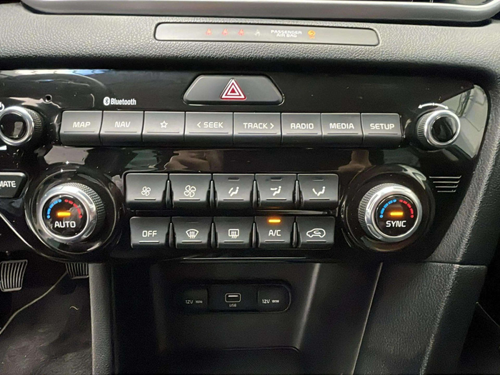 Kia Sportage 1.6 CRDi MHEV Drive Plus 4x2 100 kW (136 CV) 17 Kia Sportage 1.6 CRDi MHEV Drive Plus 4x2 100 kW (136 CV) 17