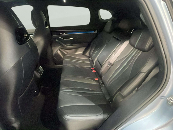 BYD Seal U Comfort 72 kWh 160 kW (218 CV) 9 BYD Seal U Comfort 72 kWh 160 kW (218 CV) 9