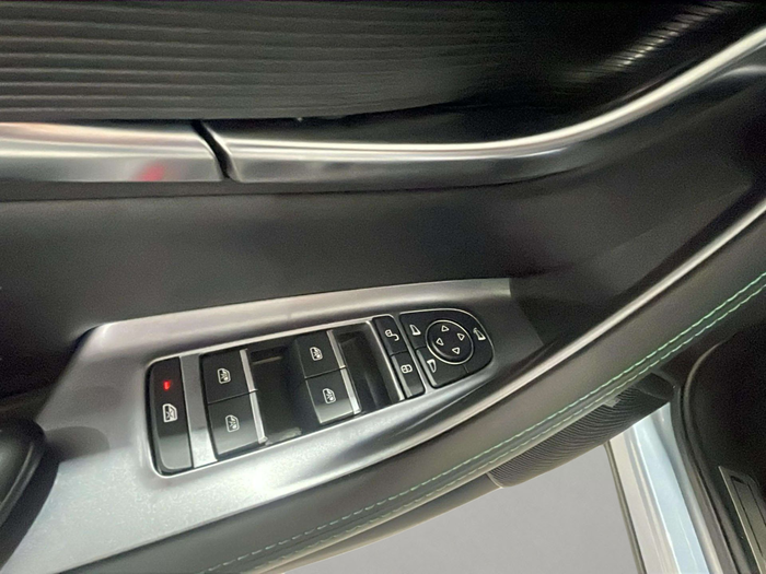 BYD Seal U Comfort 72 kWh 160 kW (218 CV) 12 BYD Seal U Comfort 72 kWh 160 kW (218 CV) 12