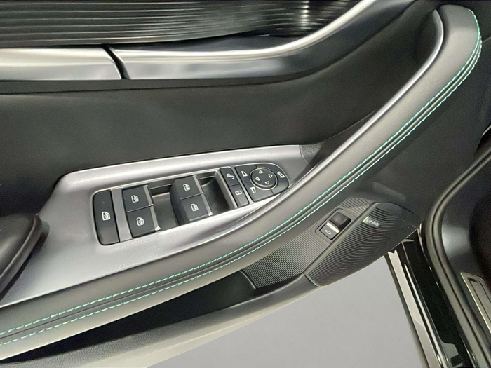 BYD Seal U DM-i Boost 160 kW (218 CV) 12 BYD Seal U DM-i Boost 160 kW (218 CV) 12