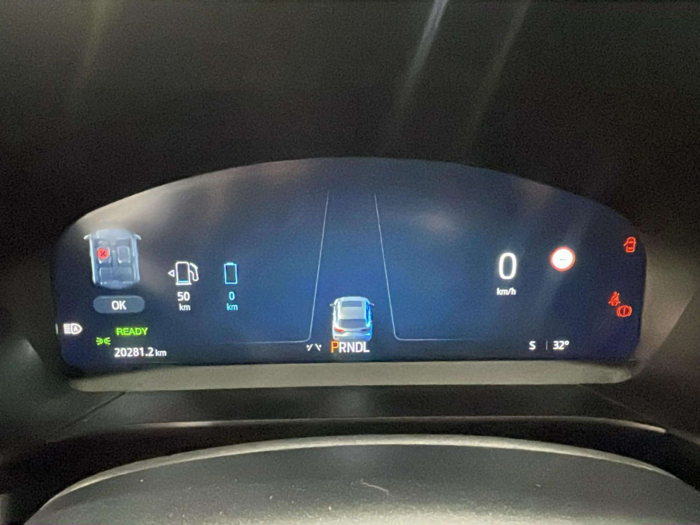 Ford Kuga 2.5 Duratec PHEV ST-Line X Auto 178 kW (243 CV) 16 Ford Kuga 2.5 Duratec PHEV ST-Line X Auto 178 kW (243 CV) 16