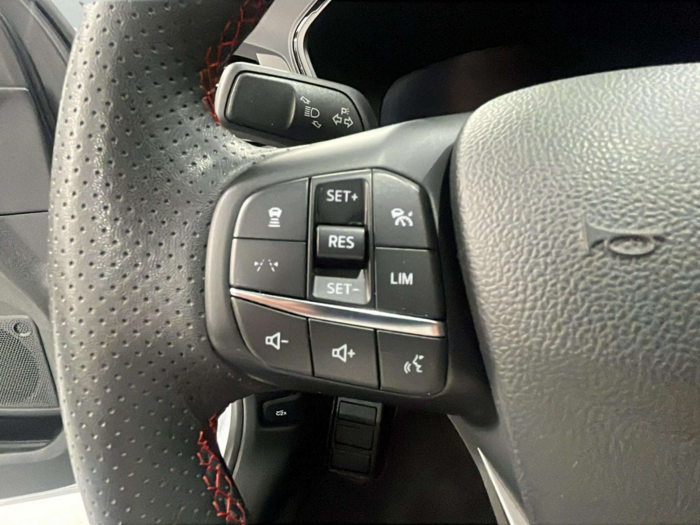 Ford Kuga 2.5 Duratec PHEV ST-Line X Auto 178 kW (243 CV) 14 Ford Kuga 2.5 Duratec PHEV ST-Line X Auto 178 kW (243 CV) 14