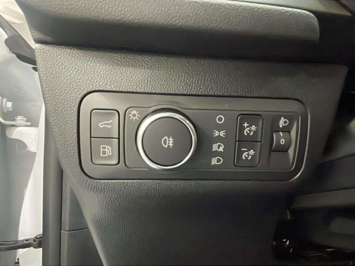 Ford Kuga 2.5 Duratec PHEV ST-Line X Auto 178 kW (243 CV) 13 Ford Kuga 2.5 Duratec PHEV ST-Line X Auto 178 kW (243 CV) 13